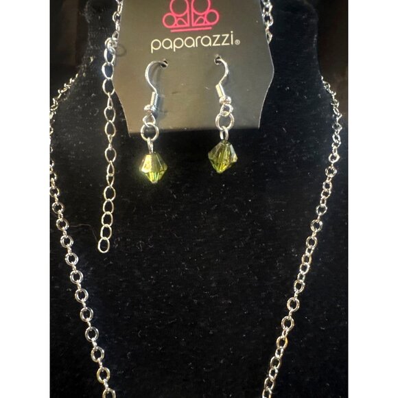 Paparazzi Silver Leaf Necklace & Green Crystal Earrings Set - Picture 6 of 7
